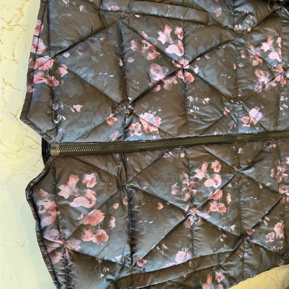 Volcom  Floral Iris Black Quilted Women's Jacket Mid-Length with Pockets / large - Picture 10 of 13